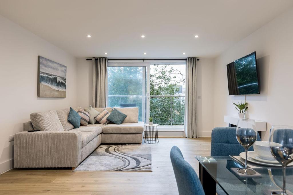 Stylish Town Centre Apartment, W Parking, Nr Beach Bournemouth Eksteriør bilde
