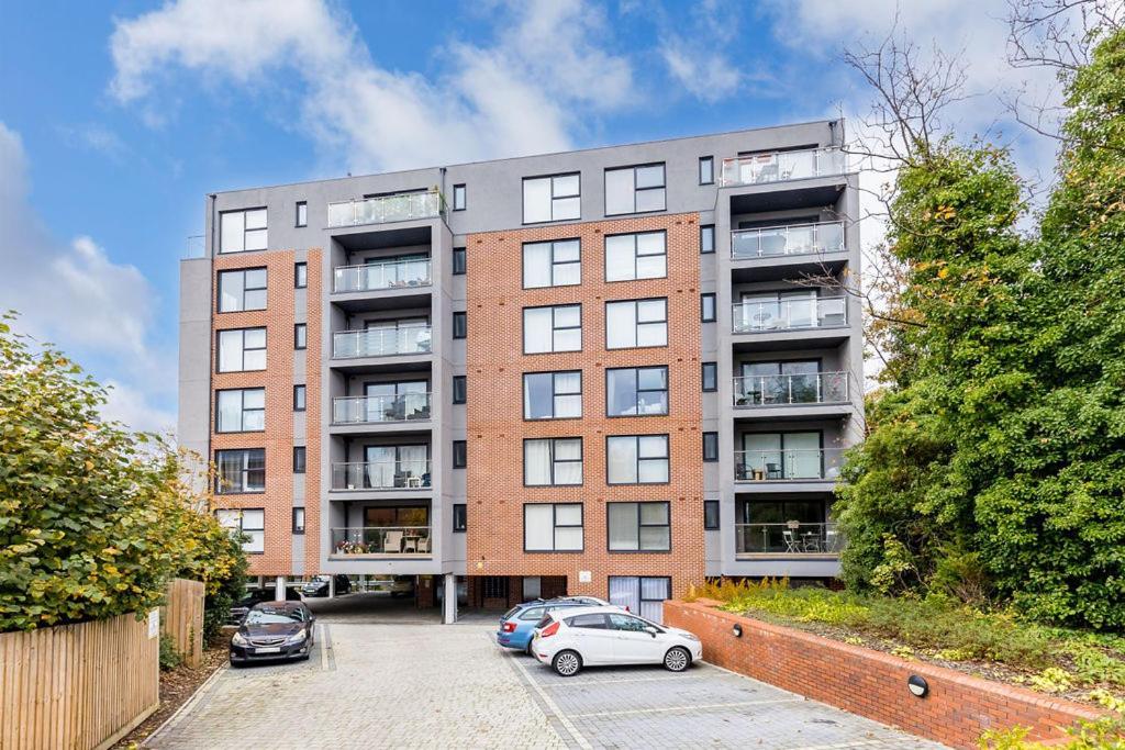 Stylish Town Centre Apartment, W Parking, Nr Beach Bournemouth Eksteriør bilde