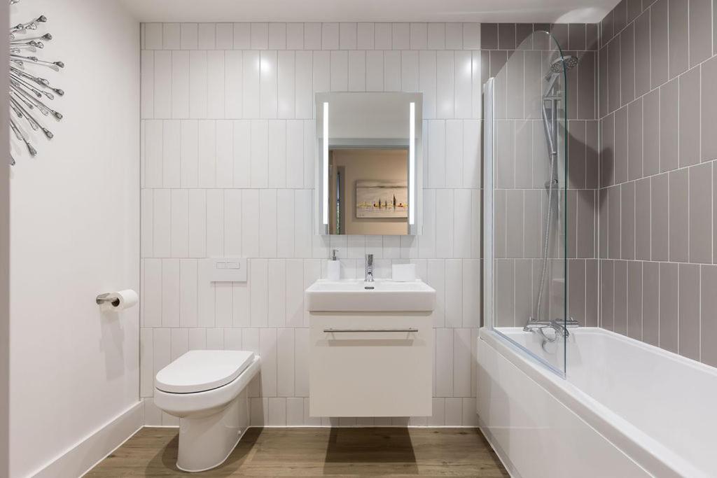Stylish Town Centre Apartment, W Parking, Nr Beach Bournemouth Eksteriør bilde