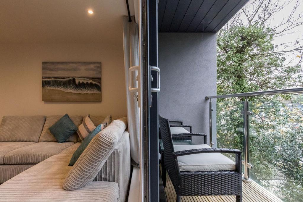Stylish Town Centre Apartment, W Parking, Nr Beach Bournemouth Eksteriør bilde