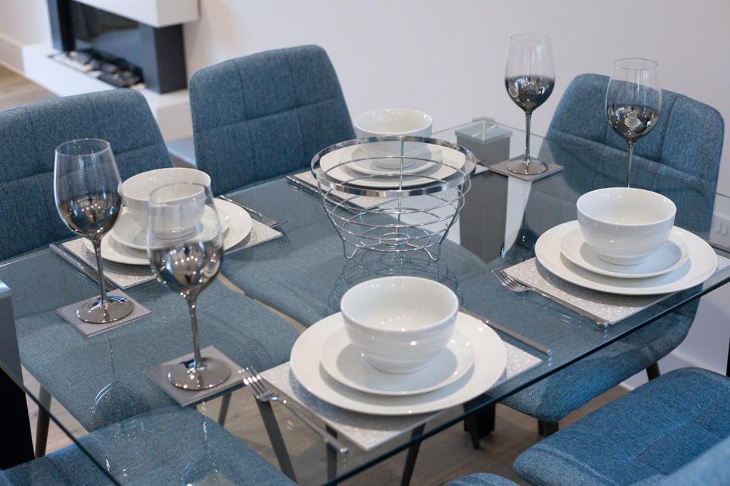 Stylish Town Centre Apartment, W Parking, Nr Beach Bournemouth Eksteriør bilde