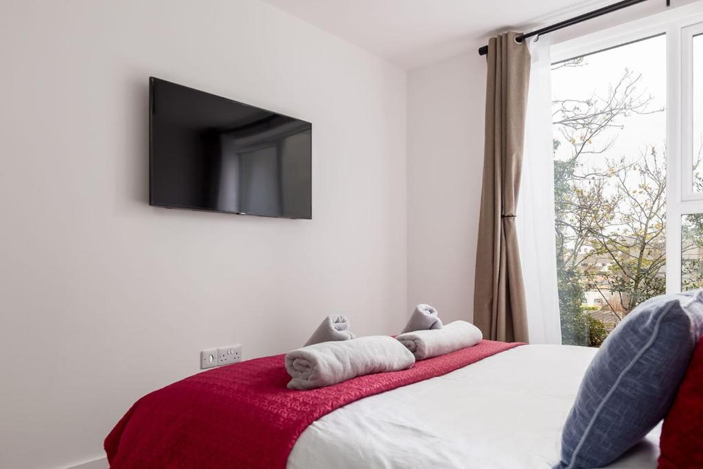 Stylish Town Centre Apartment, W Parking, Nr Beach Bournemouth Eksteriør bilde
